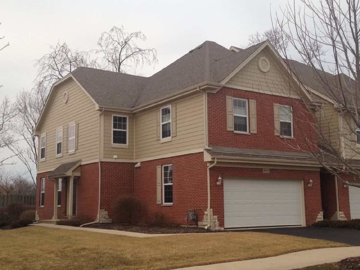 Townhomes Rented Villas At The Oaks Burr Ridge Illinois, 10S433 Carrington