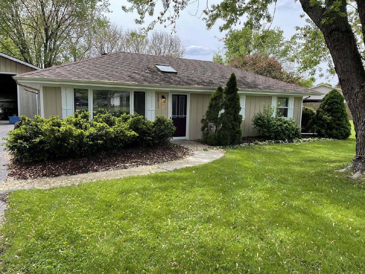 Homes & Condos & Townhomes Rented Lily Cache Plainfield Illinois, 23311 Margaret