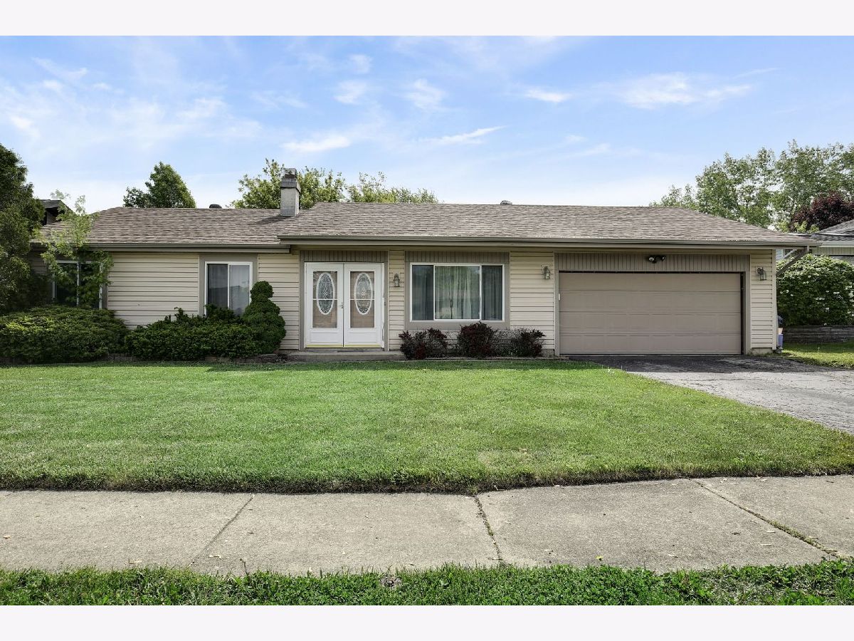 Homes & Townhomes Rented Country Place Bartlett Illinois, 857 Marina