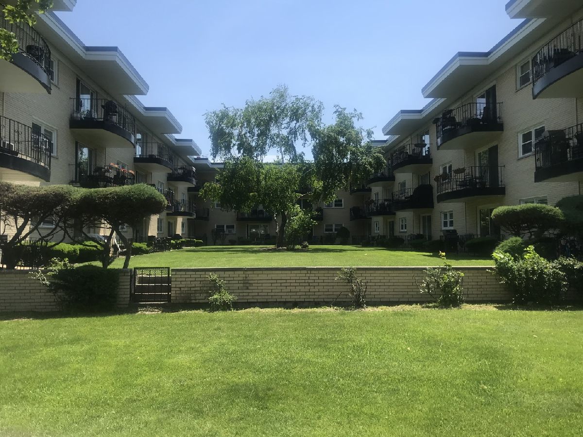 Condominiums & Homes Sold Norwood Court Chicago Illinois, 6285 Northwest