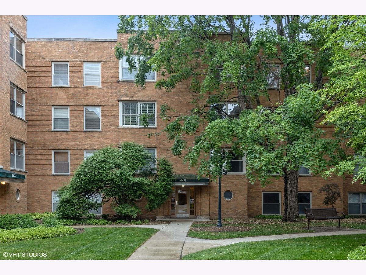 Condominiums Sold Wolcott Village Chicago Illinois, 4951 Wolcott