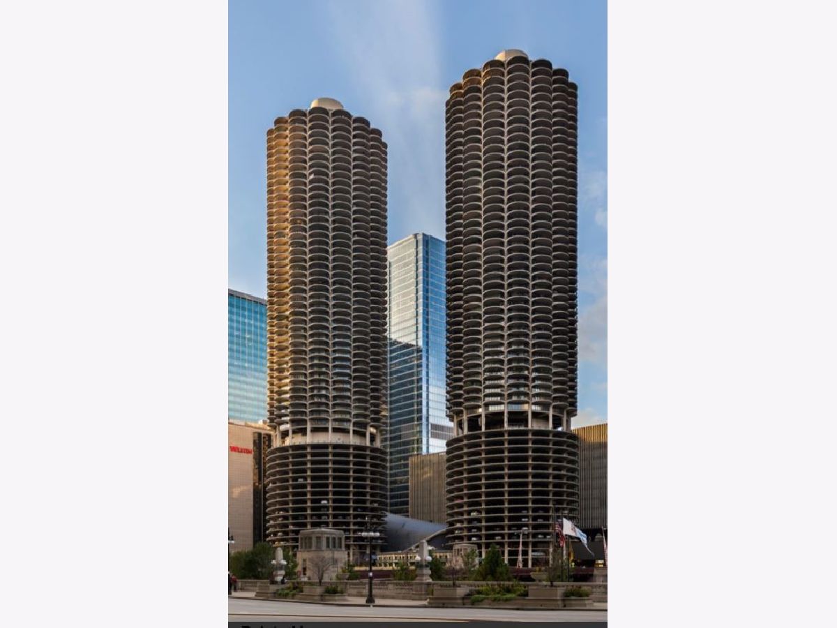 Condominiums Rented Marina City Chicago Illinois, 300 State