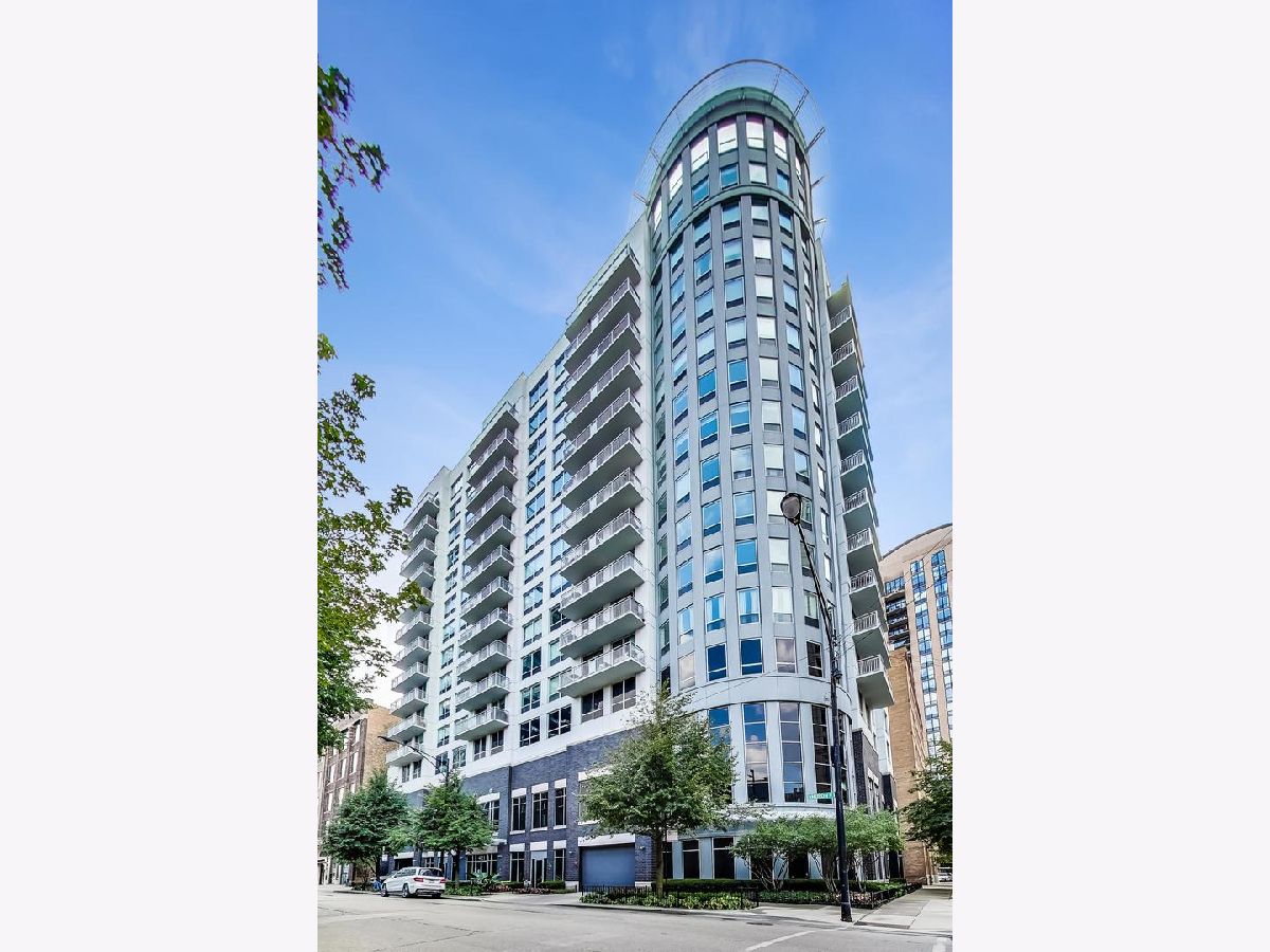 Condominiums Sold Huron Pointe Chicago Illinois, 421 Huron