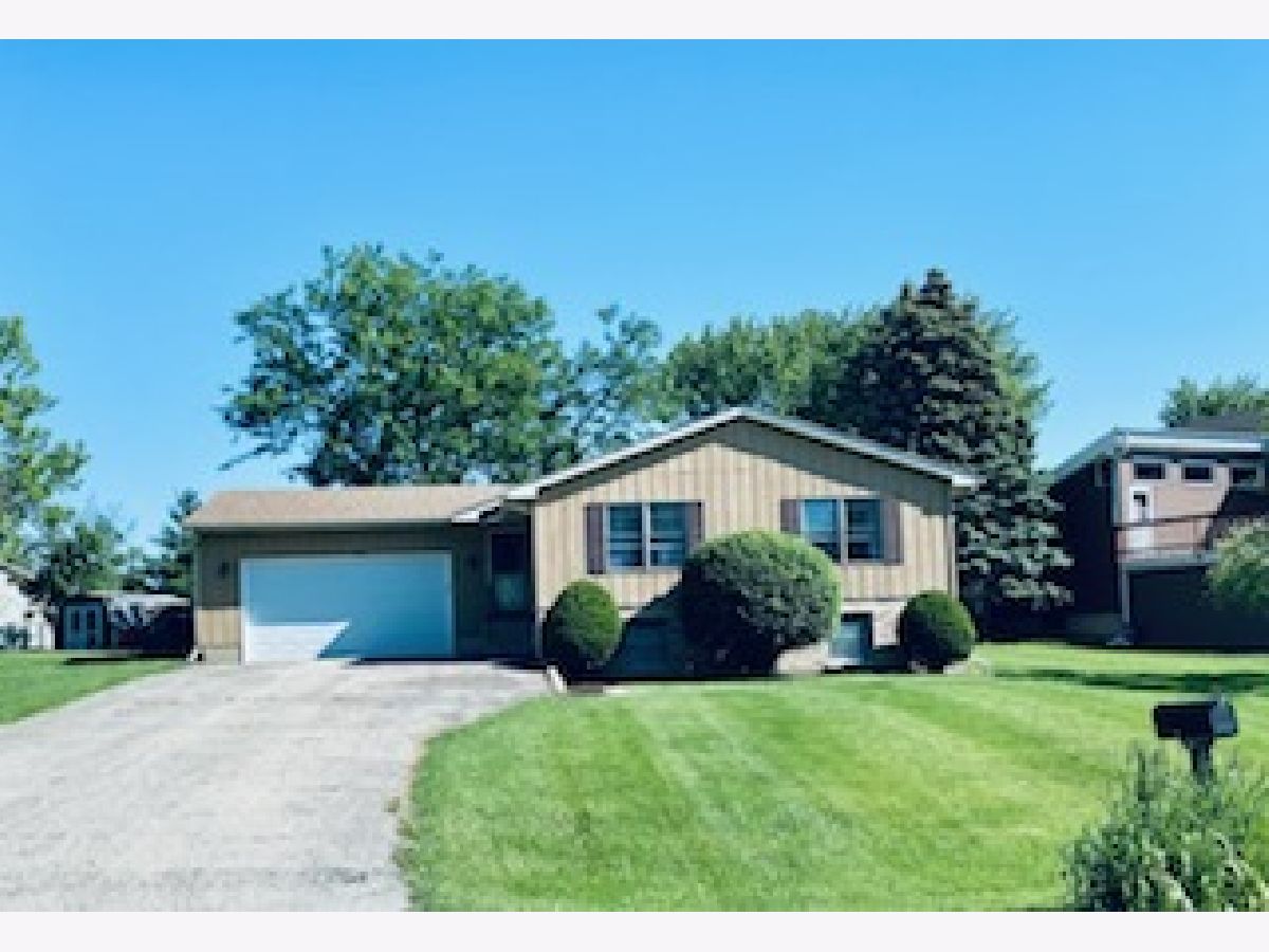 Homes Sold Lake Holiday Somonauk Illinois, 1258 Holiday
