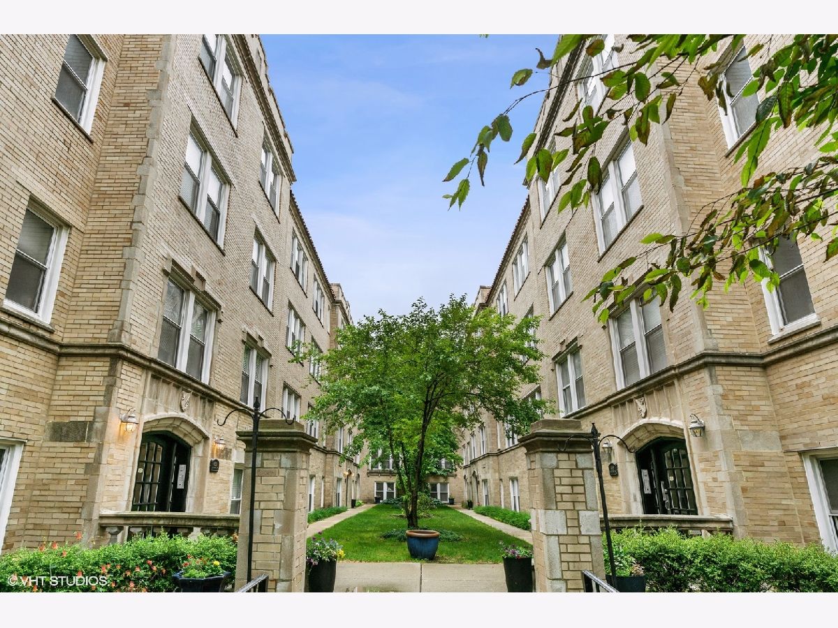 Condos & Townhomes & Homes Rented Ravenswood Chicago Illinois, 4514 Ashland
