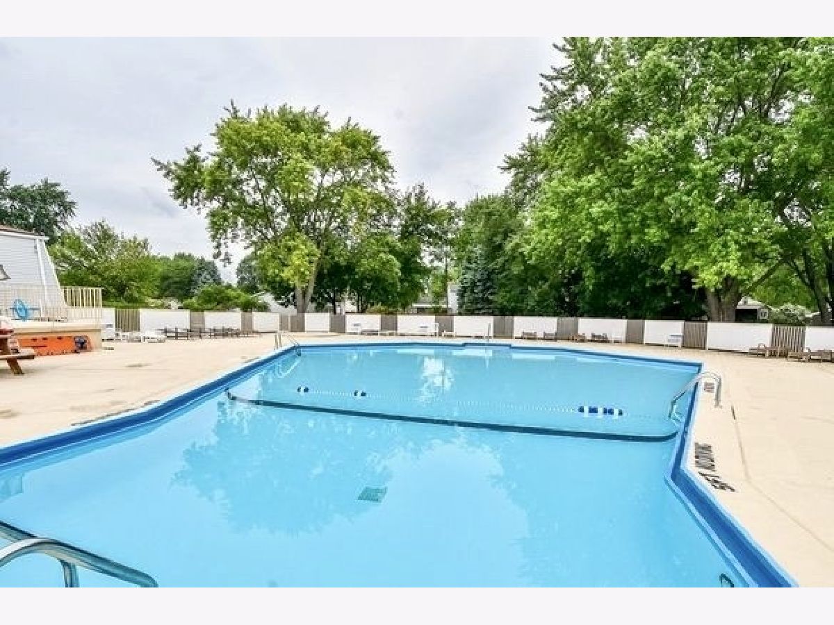 4517 Kings Walk Drive, Rolling Meadows, Illinois 60008 MLS 11109105