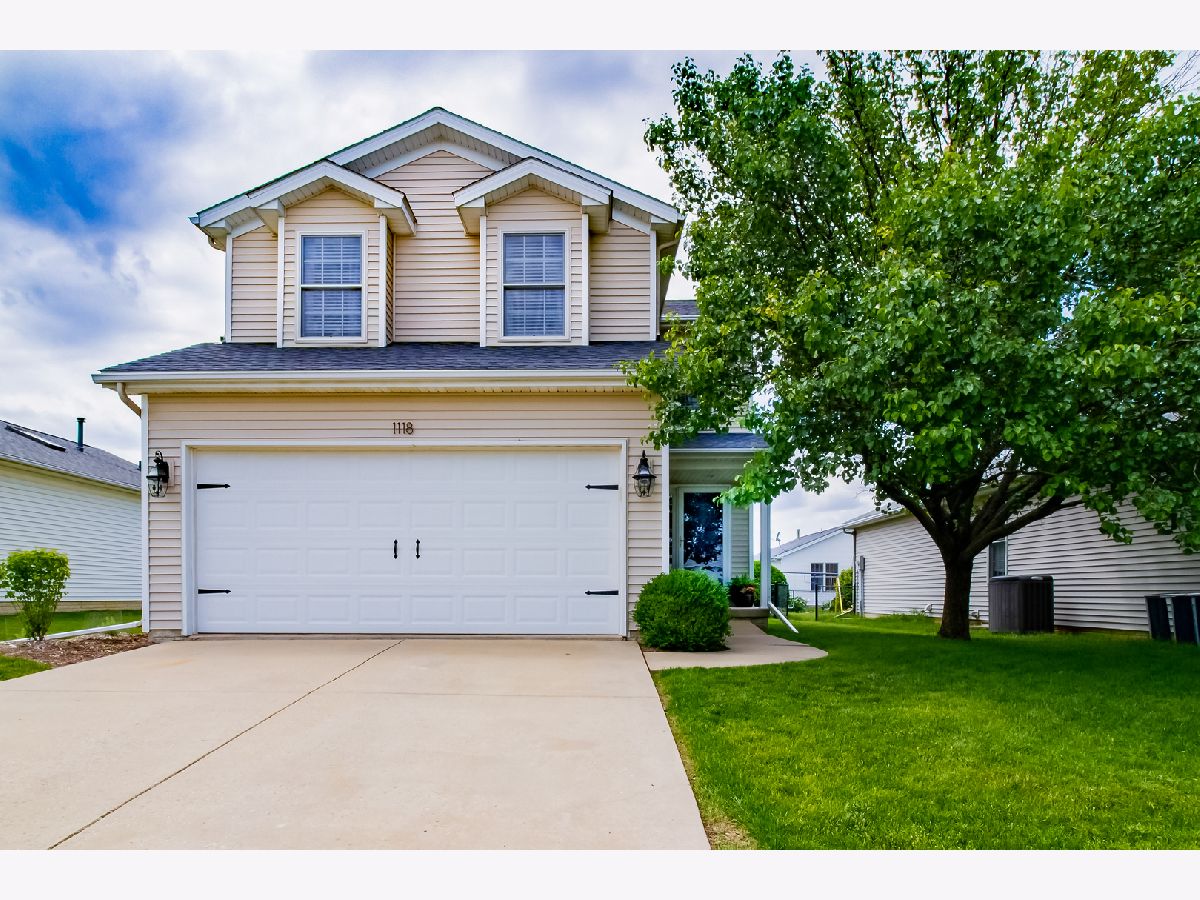 Homes & Condos & Townhomes Sold Mcgraw Park Bloomington Illinois, 1118 Rader Run