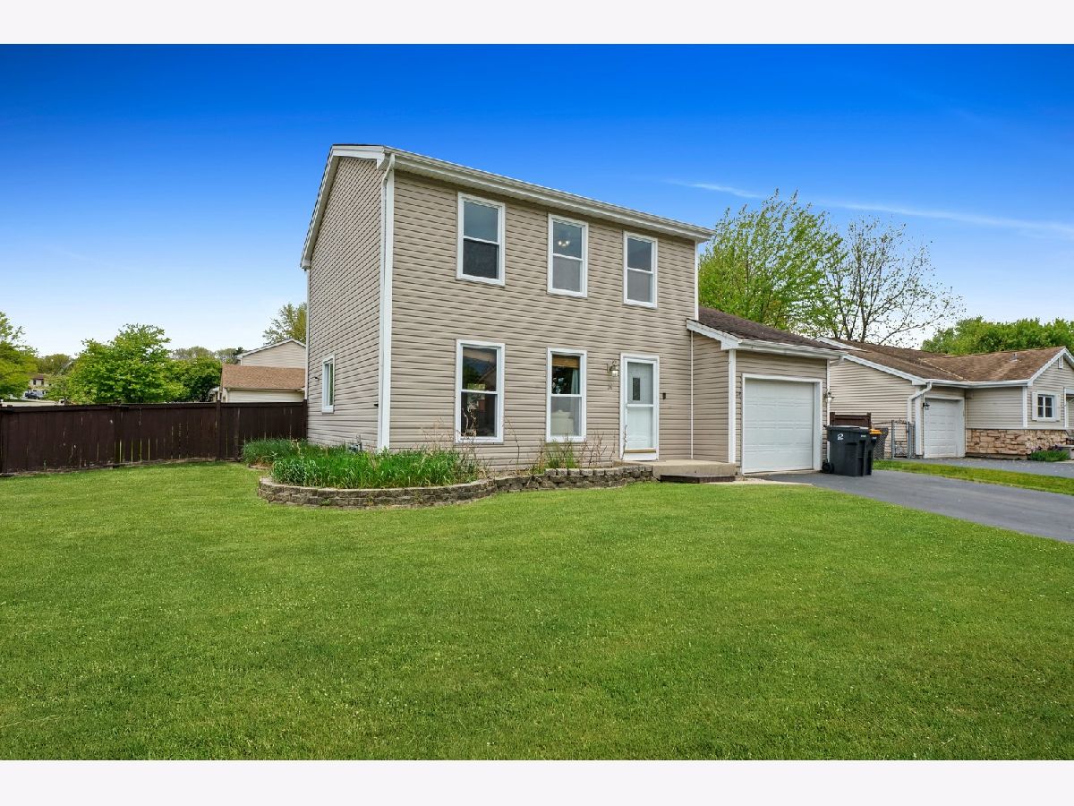 Homes Sold Windsor Place Streamwood Illinois, 24 Fallstone