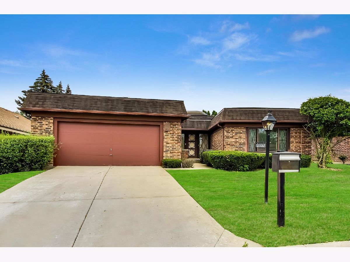 Homes Sold Villas West Northbrook Illinois, 2507 Burgundy