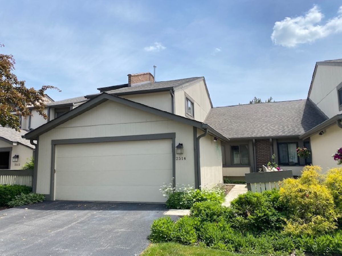 Townhomes & Condos & Homes Rented Meadow Edge Rolling Meadows Illinois, 2514 Yarrow