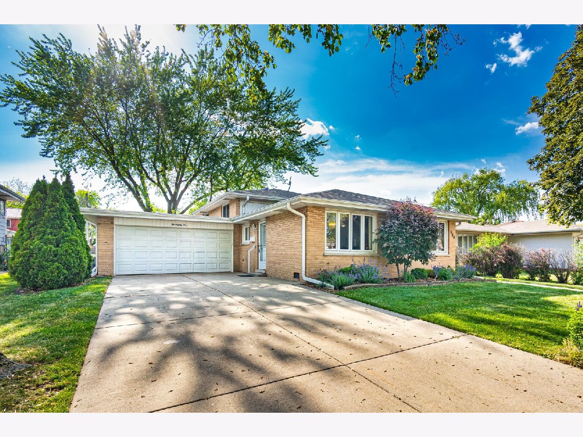 Homes & Condos & Townhomes Sold Golf Terrace Des Plaines Illinois, 584 La Salle