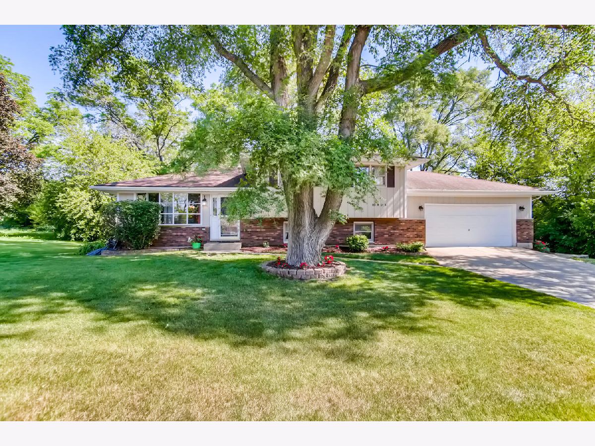 Homes & Condos & Townhomes Sold Woodland West Chicago Illinois, 29W084 Pomeroy