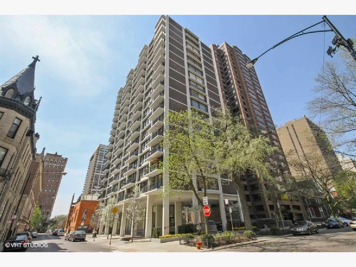 Condominiums Rented State Parkway Condos Chicago Illinois, 1400 State