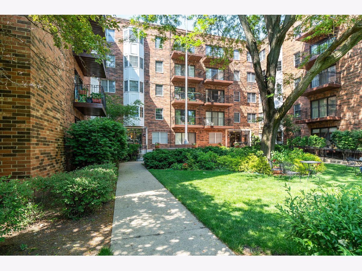 Condos & Townhomes Sold Oak Court Condominiums Evanston Illinois, 1503 Oak