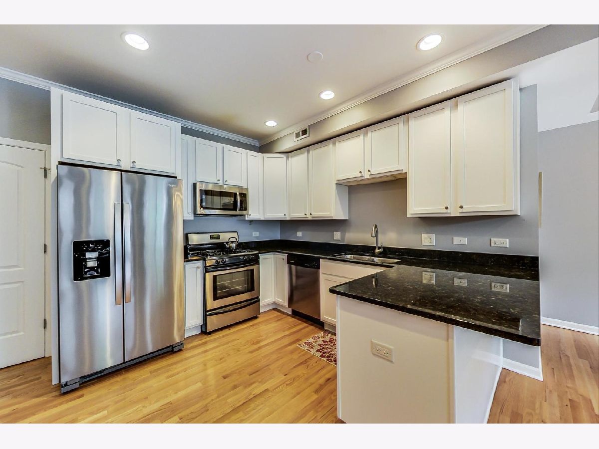 Condominiums Sold Logan Station Chicago Illinois, 2524 Willetts