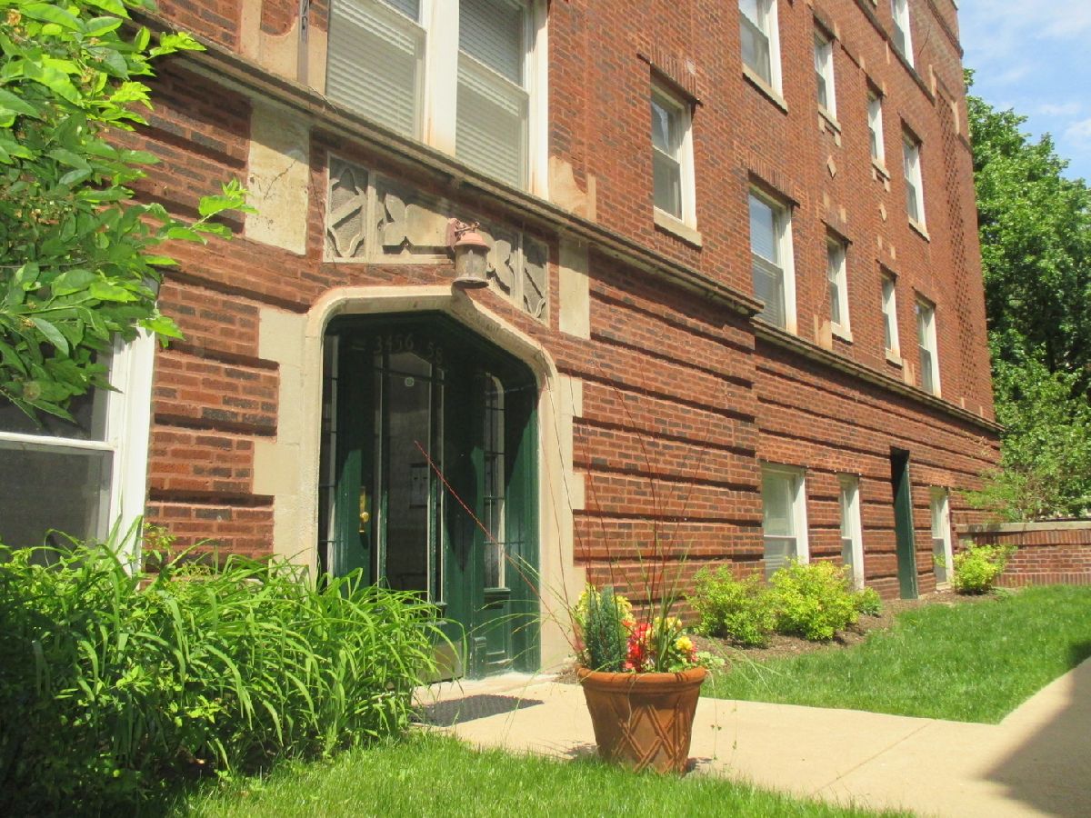 Condominiums Rented Janssen Court Chicago Illinois, 3456 Janssen
