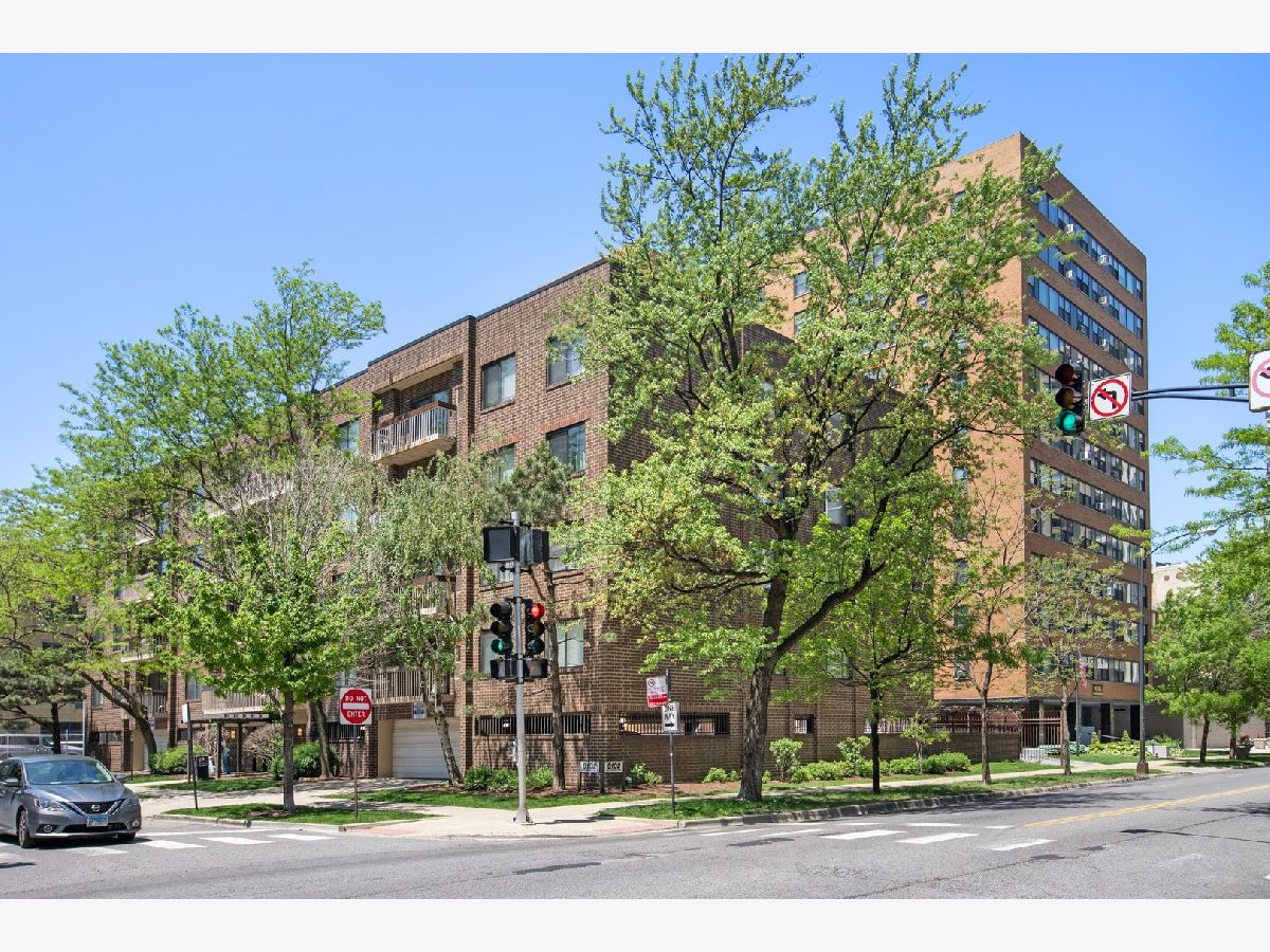 Condominiums Sold Sheridan Boardwalk Chicago Illinois, 6102 Sheridan