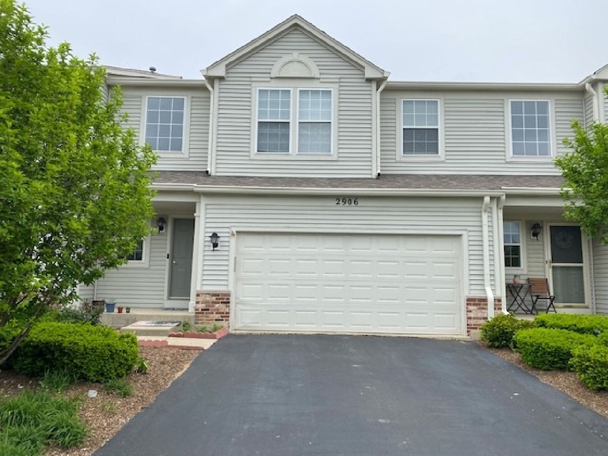Townhomes & Homes Rented Country Club Village Aurora Illinois, 2906 Peachtree