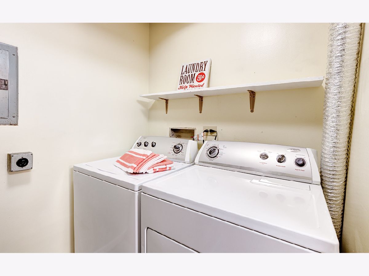 Townhomes & Condos Rented Bright Oaks Cary Illinois, 42 Pine