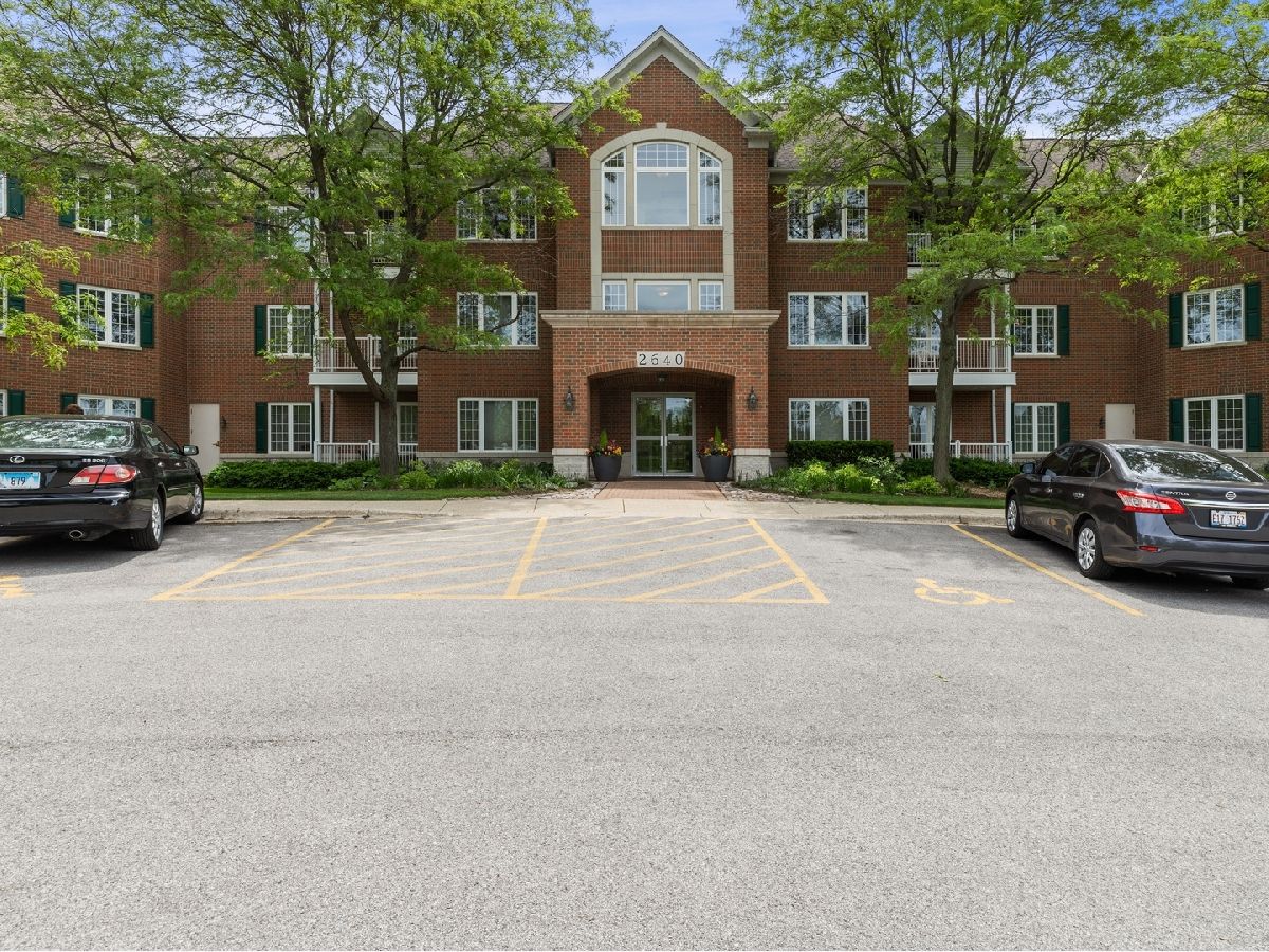 Heatherfield Glenview IL, Townhomes & Condos & Homes For Sale & For