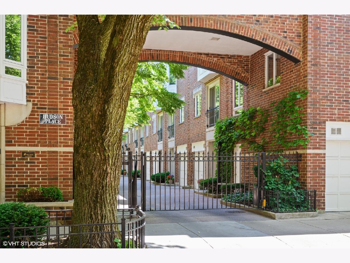 Townhomes Sold Hudson Place Townhomes Chicago Illinois, 1845 Hudson