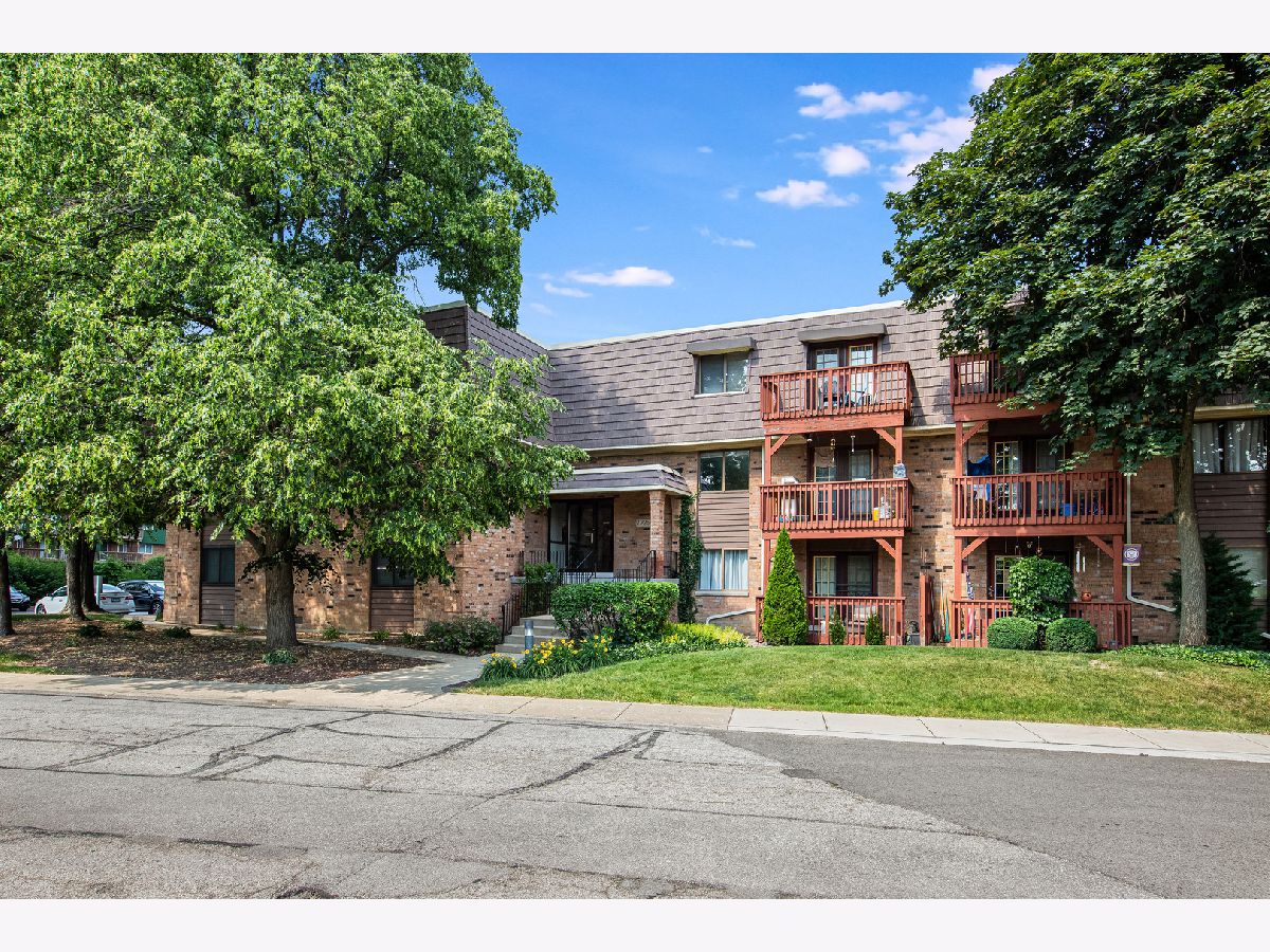 Condominiums Sold Acorn Woods Aurora Illinois, 1925 Tall Oaks