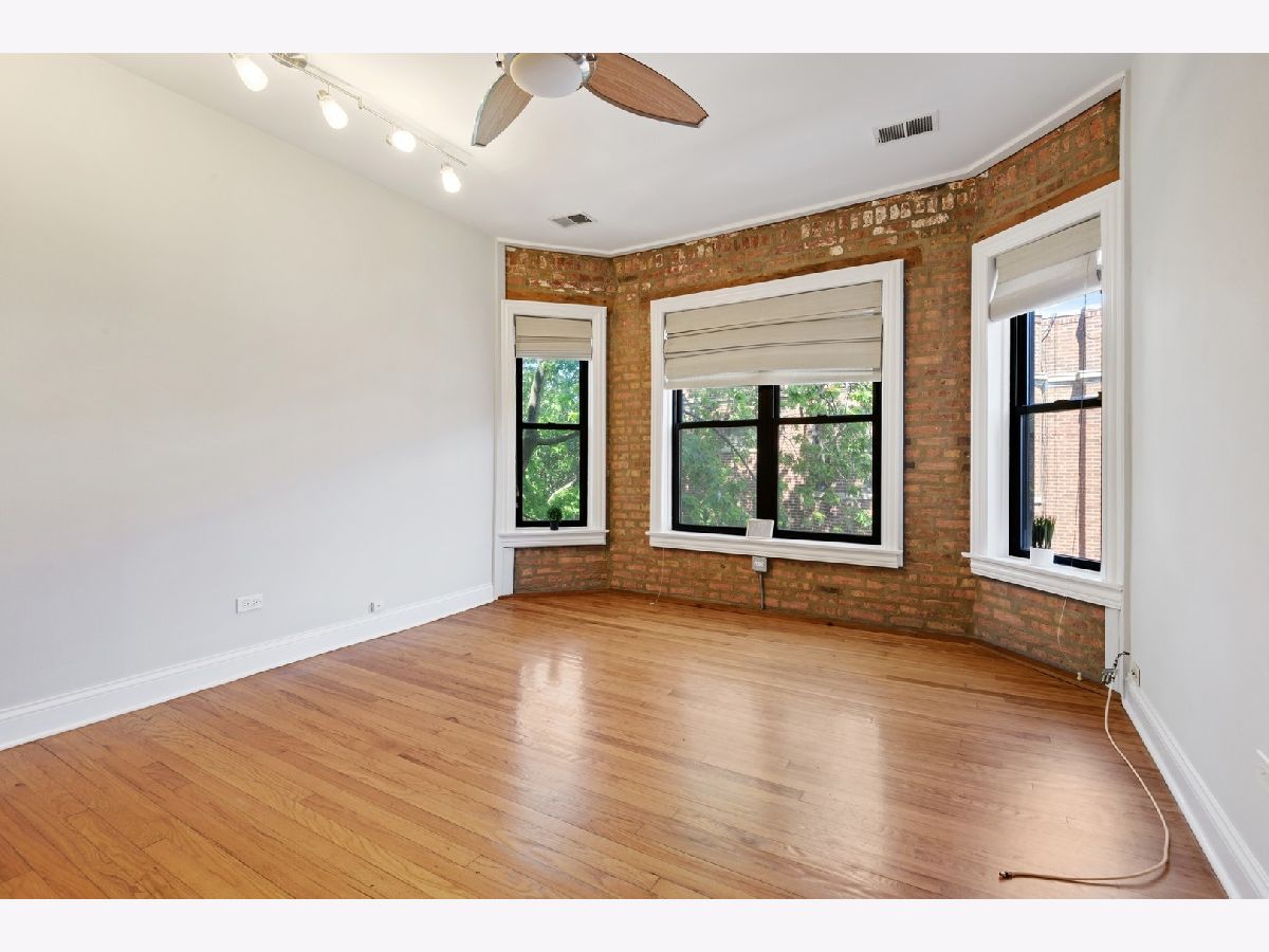 Condominiums Sold Cornelia Gardens Chicago Illinois, 909 Cornelia