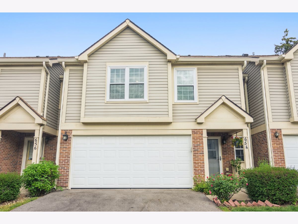Townhomes & Condos Sold Whispering Oaks Palatine Illinois, 654 Whispering Oaks