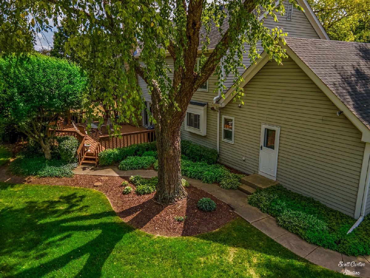 Homes Sold Indian Hill Trails Crystal Lake Illinois, 605 Tomahawk