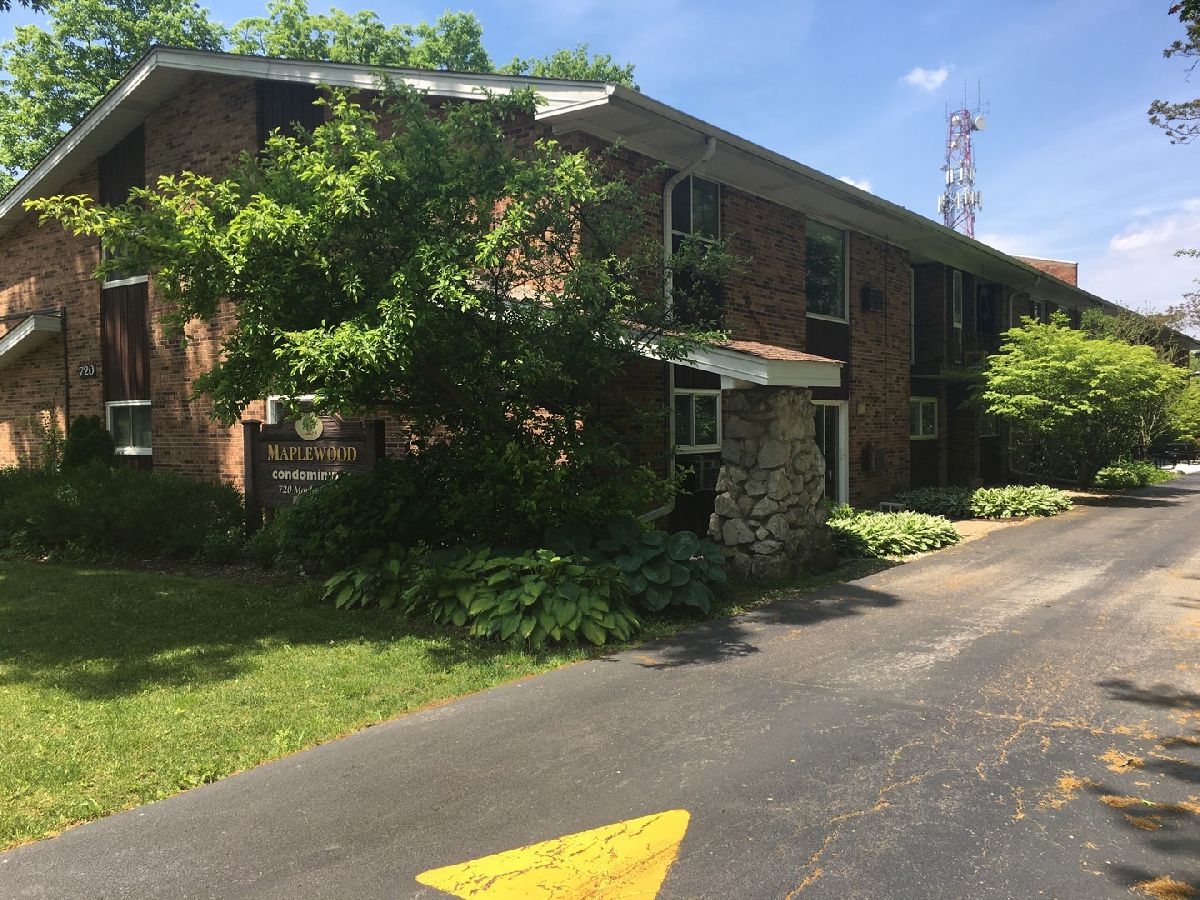 Condominiums Rented Maplewood Condominiums Downers Grove Illinois, 720 Maple