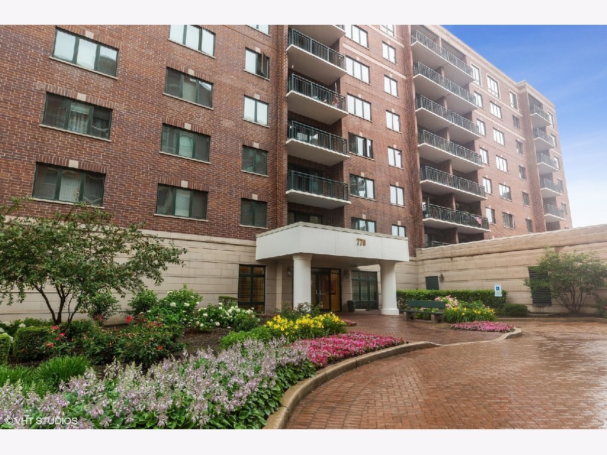 Condominiums Sold Library Courte Des Plaines Illinois, 770 Pearson