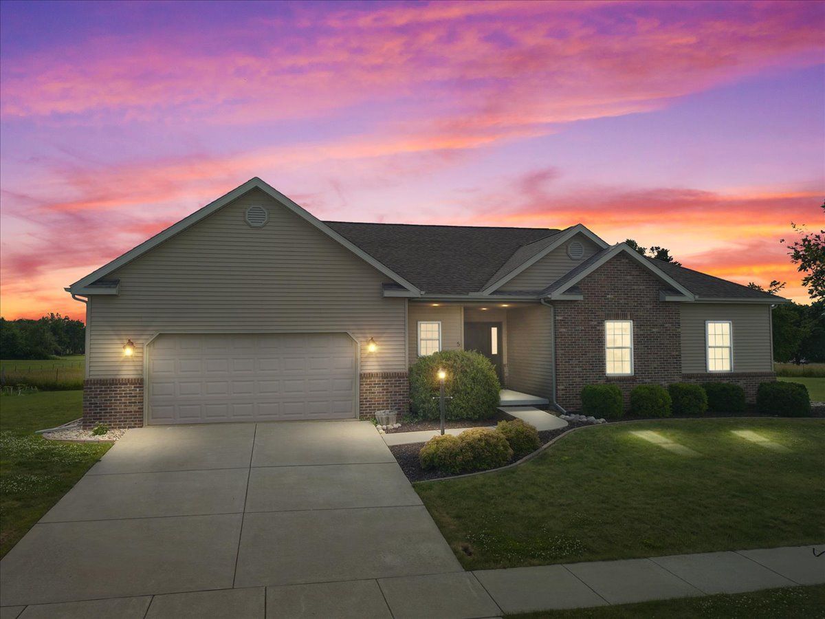 Homes Sold Rock Creek Carlock Illinois, 5 Sandstone