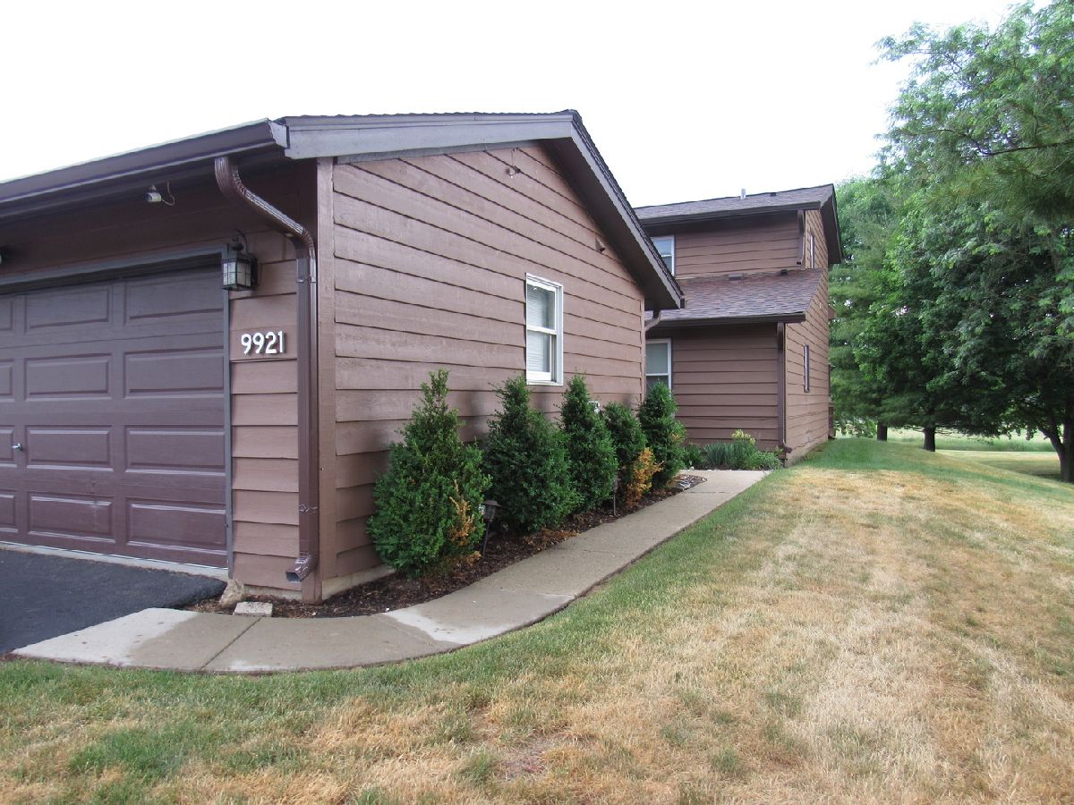 Townhomes Sold Summer Place Algonquin Illinois, 9921 Amanda
