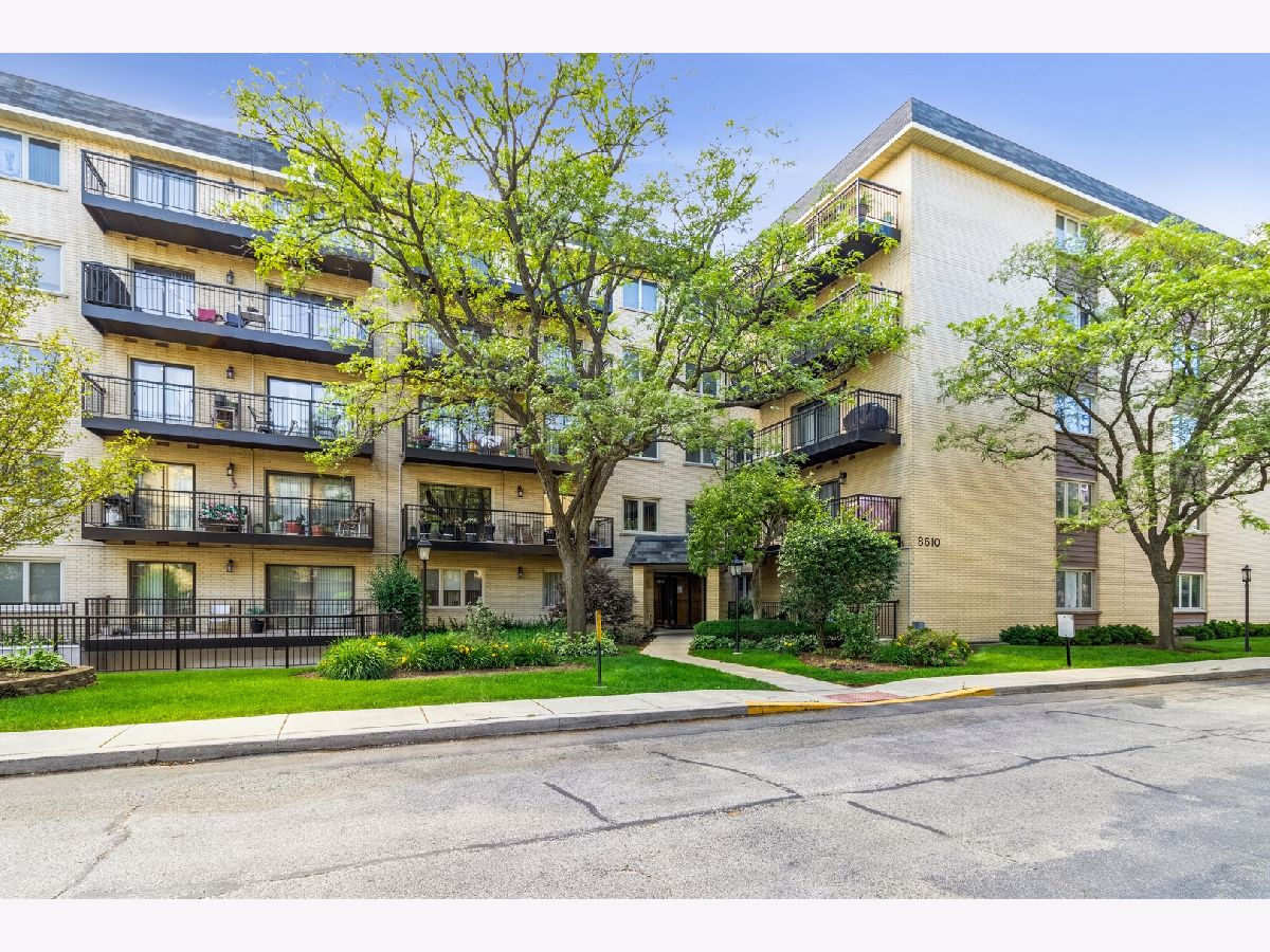 Condominiums Sold Grove Manor Morton Grove Illinois, 8610 Waukegan