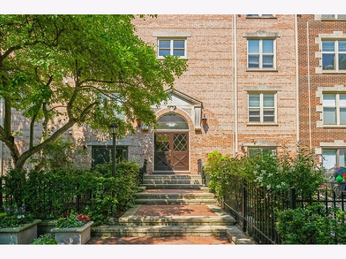 Condos & Townhomes Rented Commons Of Evanston Evanston Illinois, 830 Forest