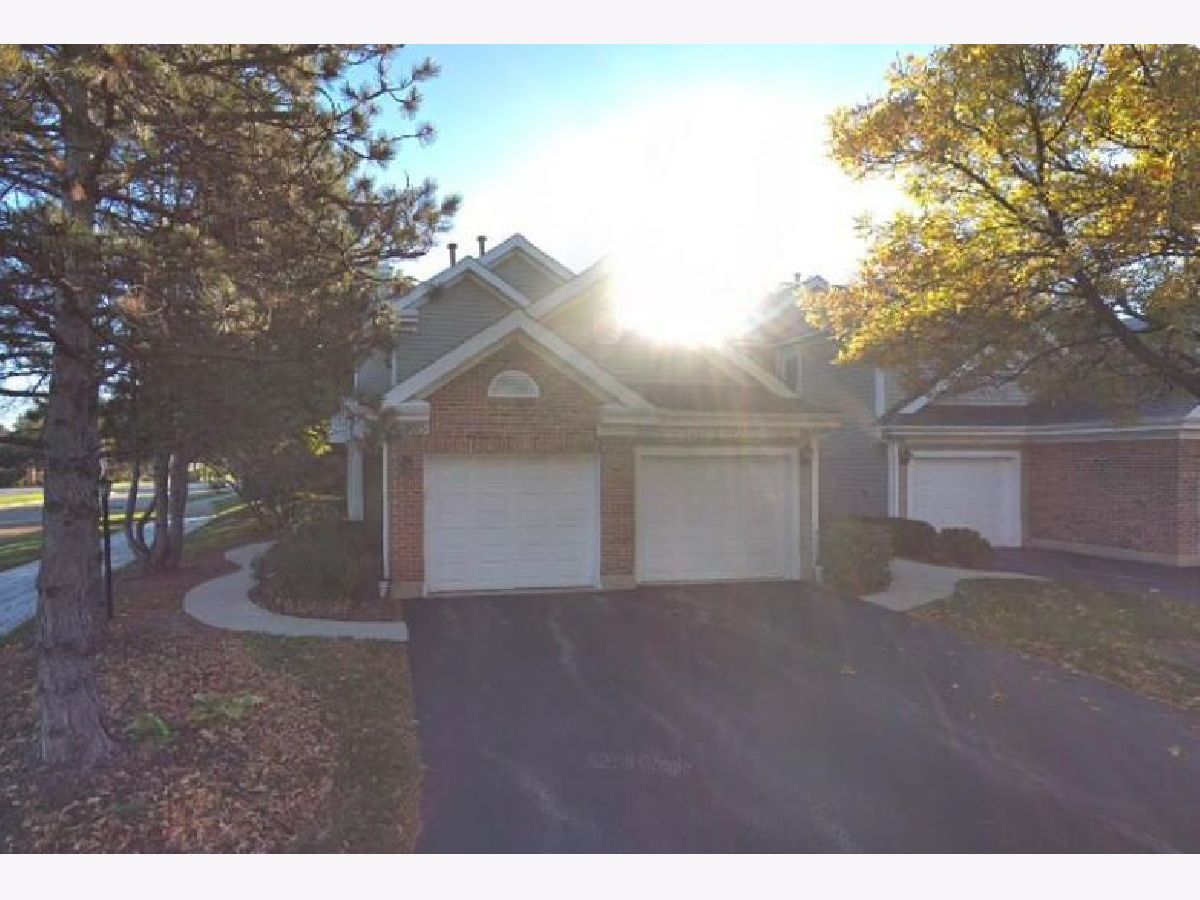 Townhomes & Condos & Homes Sold Lake Arlington Arlington Heights Illinois, 2015 Coldspring
