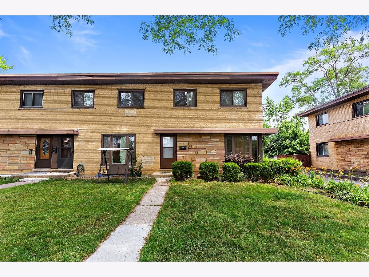 Townhomes Sold Maple Crest Mount Prospect Illinois, 212 Highland