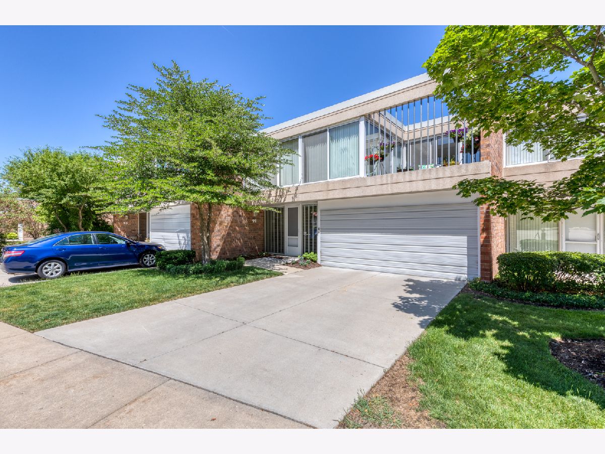 Townhomes & Condos Sold Courts Of Northbrook Northbrook Illinois, 99 Wellington