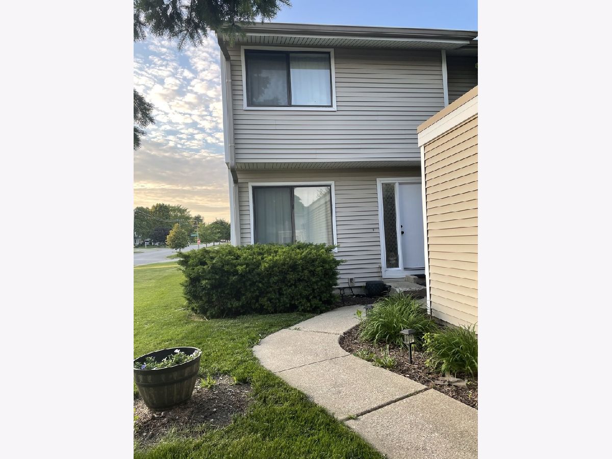 Townhomes Sold Timberlake Aurora Illinois, 1095 Cascade