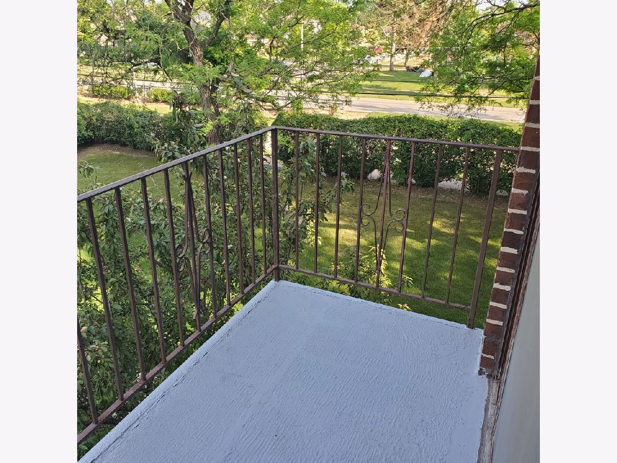 Condominiums Rented Chateau Mill Addison Illinois, 235 Mill
