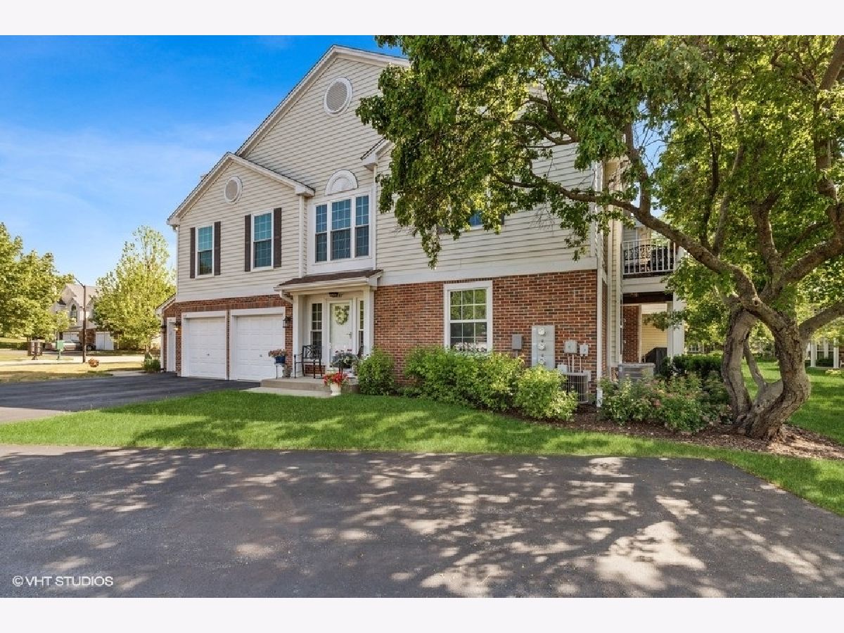 Carriages Of Grosse Pointe Vernon Hills IL, Townhomes & Condos For Sale