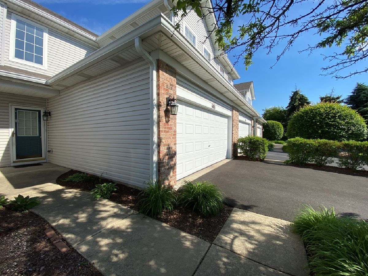 Townhomes & Condos Sold Bridgewater Naperville Illinois, 608 Lakeridge