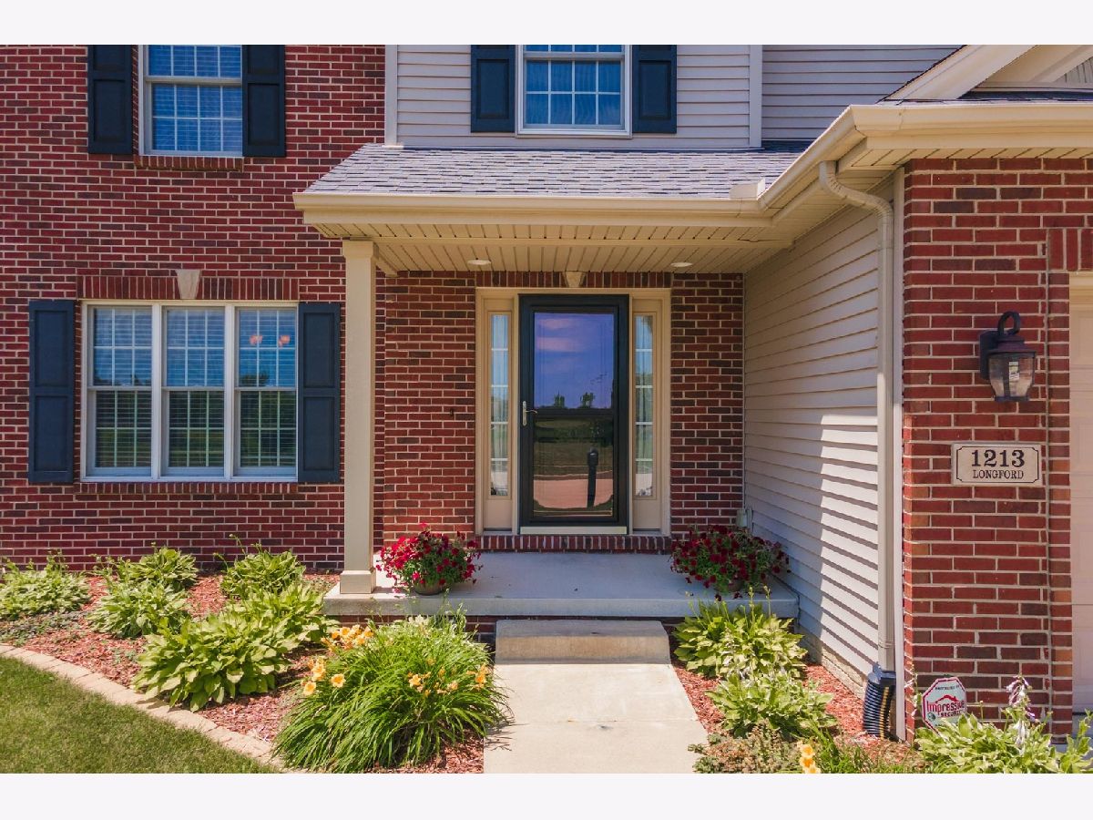 Homes & Condos & Townhomes Sold Gaelic Place West Bloomington Illinois, 1213 Longford