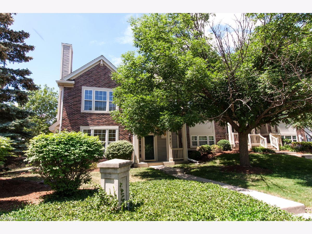 Townhomes & Homes Rented Greenwood Place Arlington Heights Illinois, 2712 Greenwood