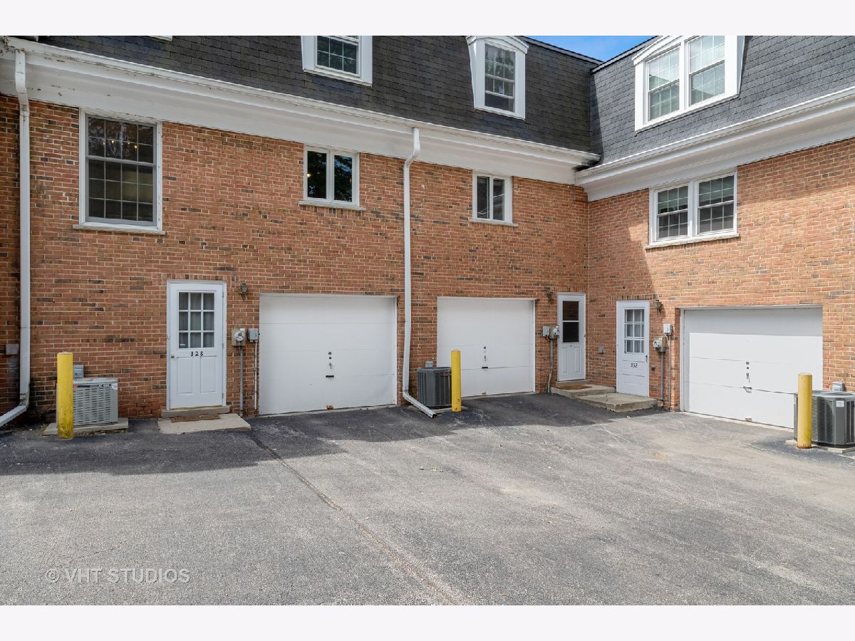Townhomes Sold Provincial Manor Barrington Illinois, 328 Eastern