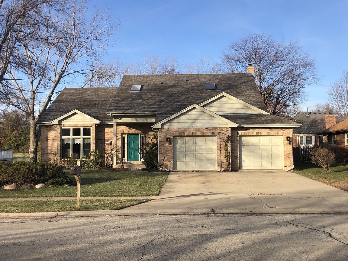 Homes & Condos & Townhomes Sold Crescent Meadows Gurnee Illinois, 1048 Boulevard View