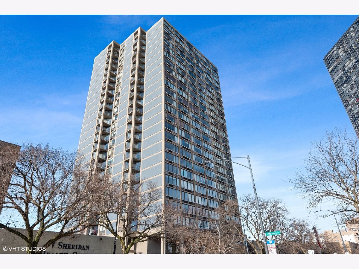 Condominiums Sold Metropolitan Chicago Illinois, 5320 Sheridan