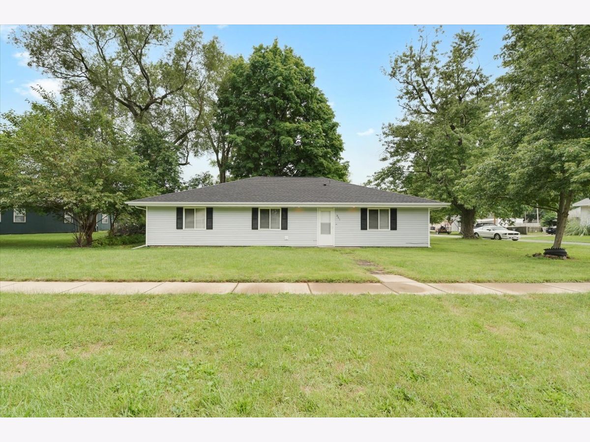 Homes & Condos & Townhomes Sold Winston Tuscola Illinois, 301 Newkirk