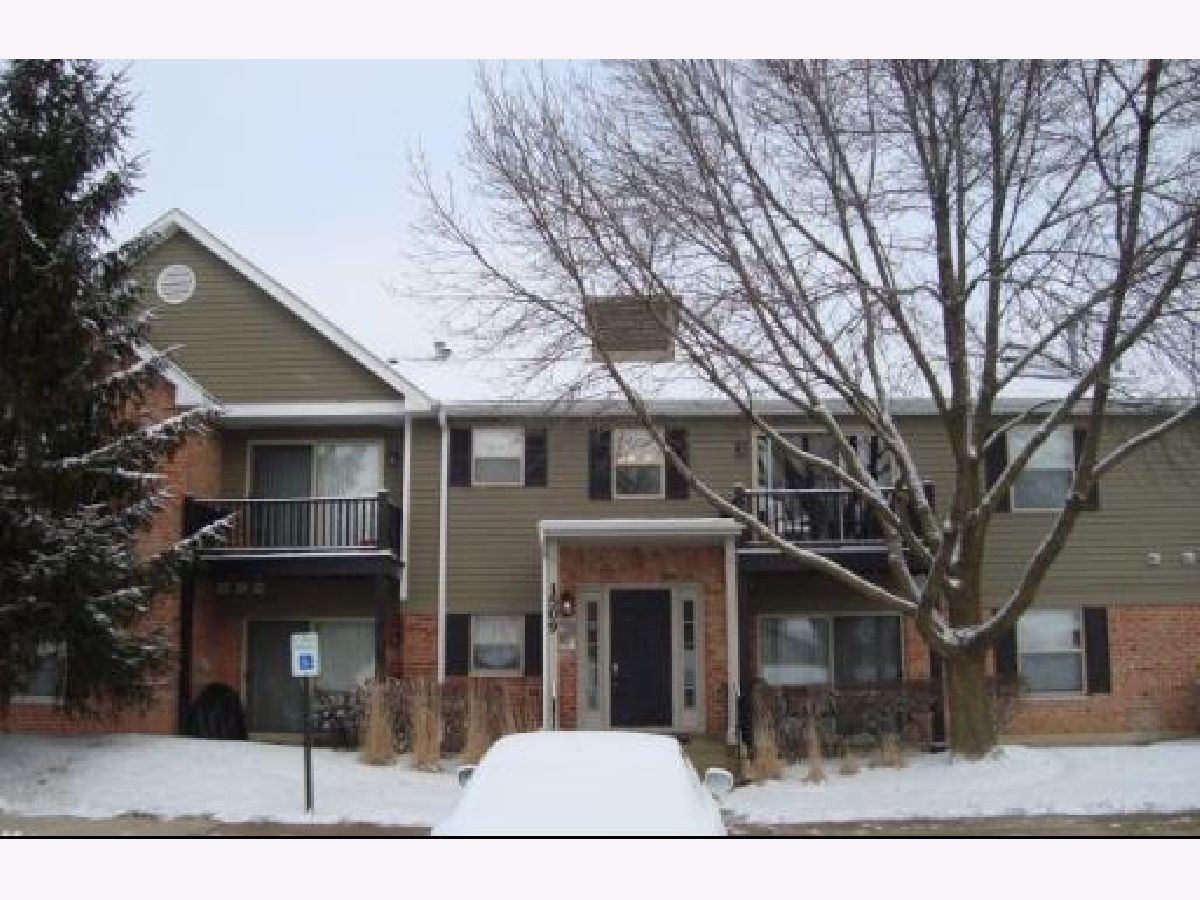 Condominiums Rented Chantecleer Lakes Naperville Illinois, 1509 Raymond