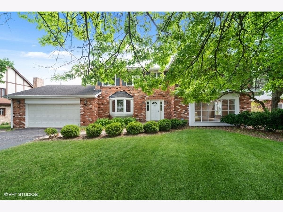 Homes Sold Chateau Loire Oak Brook Illinois, 19W121 Avenue Chateaux